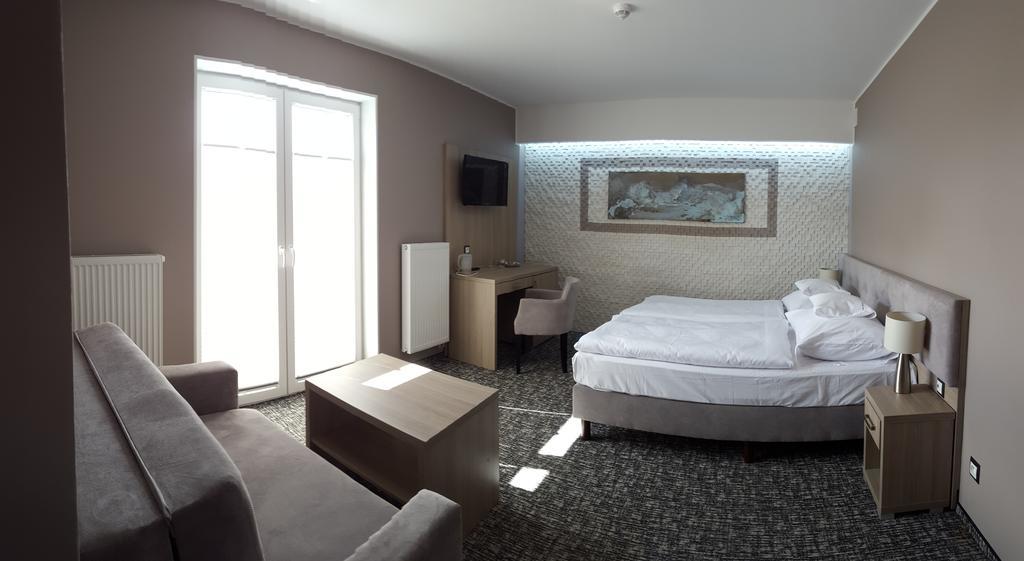 Laura Spa Lagow  Phòng bức ảnh